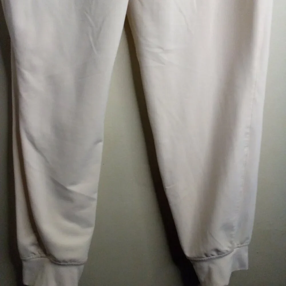 Fabletics Pants Joggers Women M Elastic Comfort Waist Active Side Pockets Cream